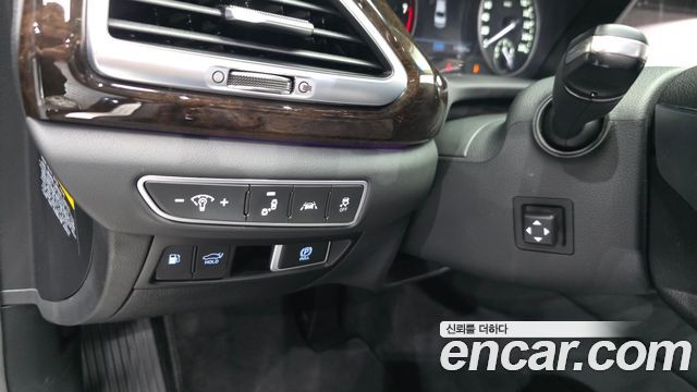 Genesis G90 2019 — photo 12