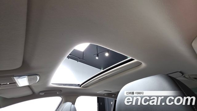 Genesis G90 2019 — photo 16