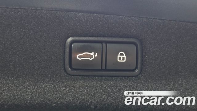 Genesis G90 2019 — photo 20