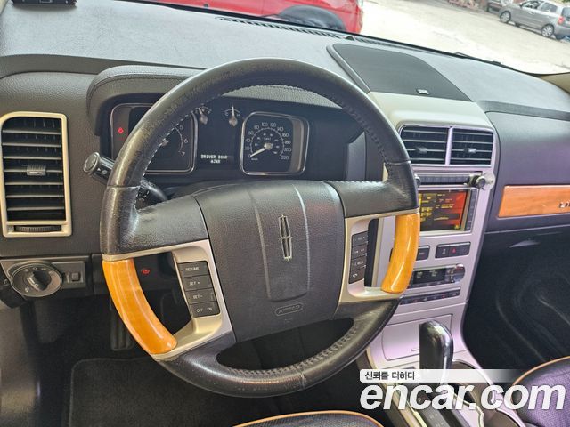 Lincoln MKX 2010 — photo 12