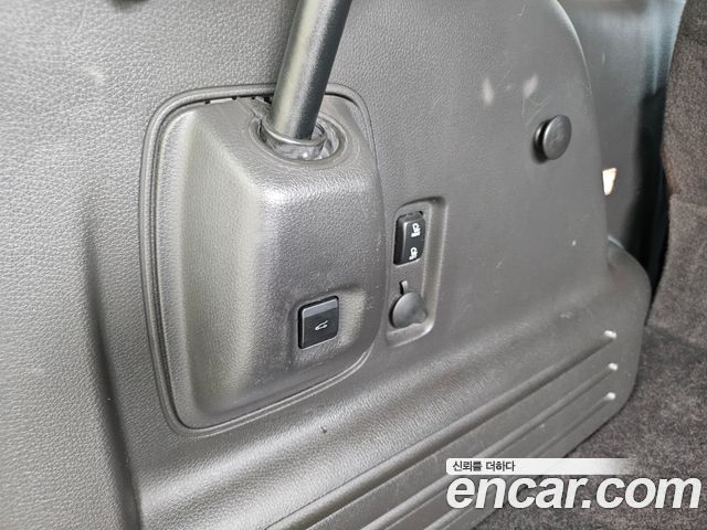 Lincoln MKX 2010 — photo 19