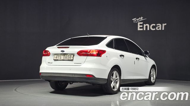 Ford Focus 2016 — photo 2