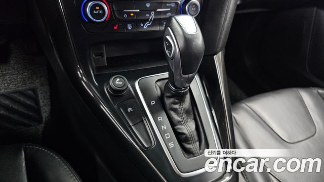 Ford Focus 2016 — photo 9