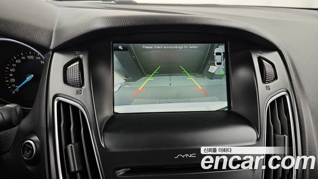 Ford Focus 2016 — photo 16