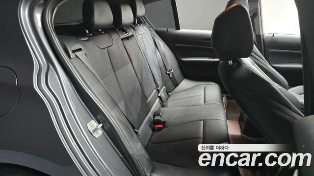 BMW 1-Series 2017 — photo 11