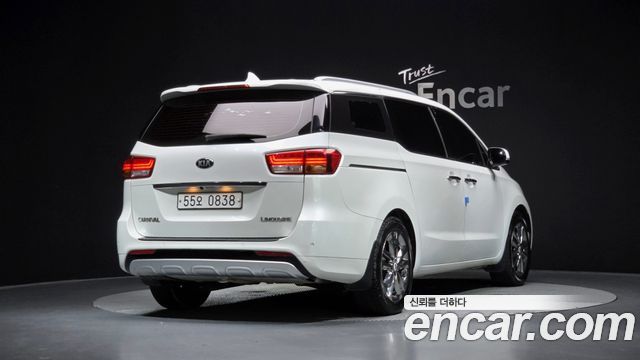 Kia Canival 2016 — photo 2