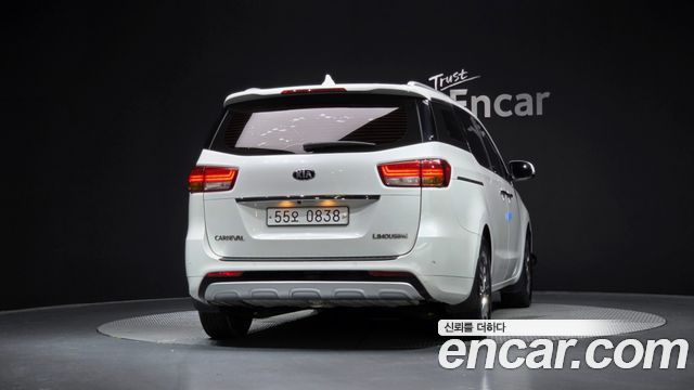 Kia Canival 2016 — photo 4