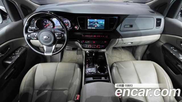 Kia Canival 2016 — photo 7