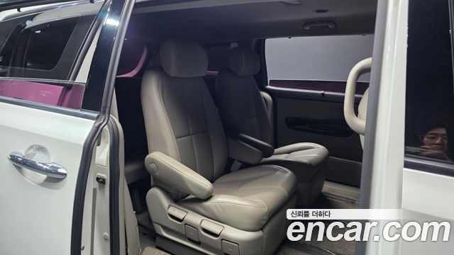 Kia Canival 2016 — photo 12