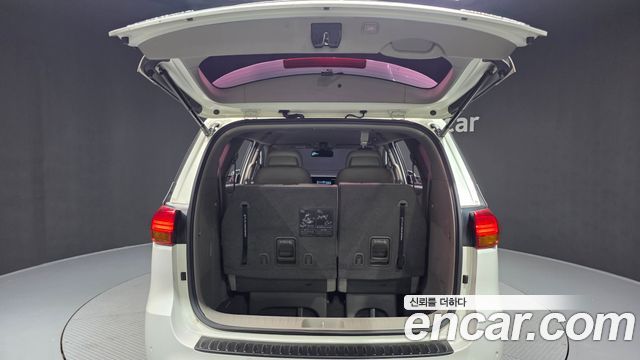 Kia Canival 2016 — photo 20