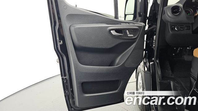 Mercedes-Benz Sprinter 2019 — photo 14
