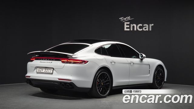 Porsche Panamera 2018 — photo 2