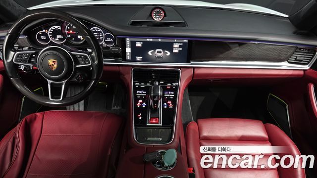 Porsche Panamera 2018 — photo 10