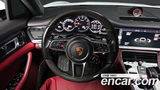 Porsche Panamera 2018 — photo 20