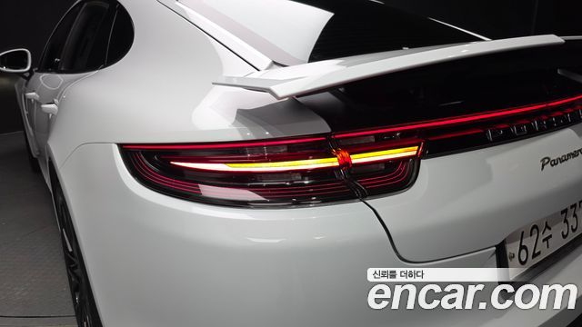 Porsche Panamera 2018 — photo 9