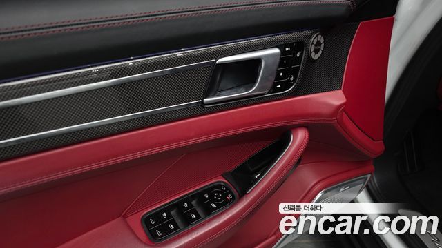 Porsche Panamera 2018 — photo 32