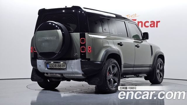 Land Rover Defender 2023 — photo 2