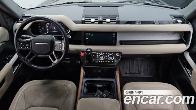 Land Rover Defender 2023 — photo 10