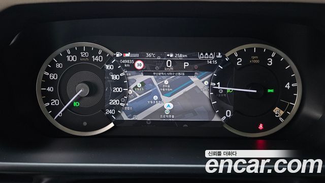 Land Rover Defender 2023 — photo 11