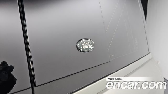 Land Rover Defender 2023 — photo 36