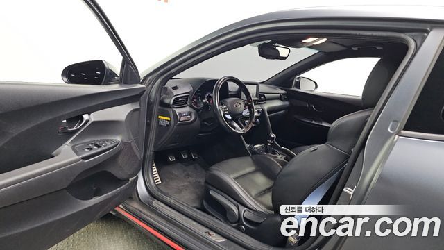 Hyundai Veloster 2019 — photo 13