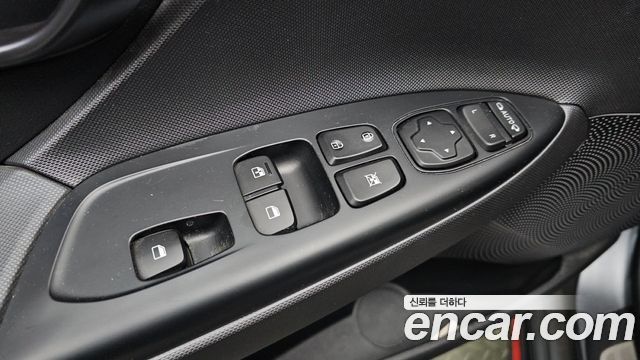 Hyundai Veloster 2019 — photo 19