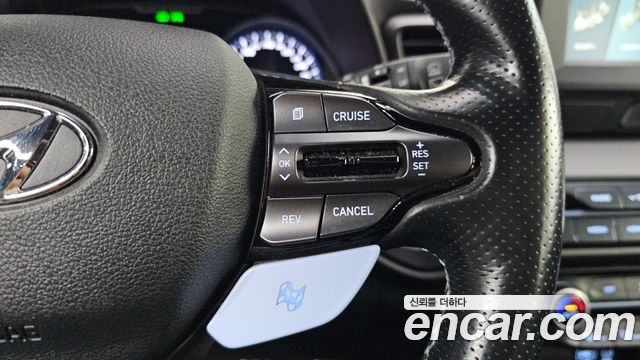 Hyundai Veloster 2019 — photo 22