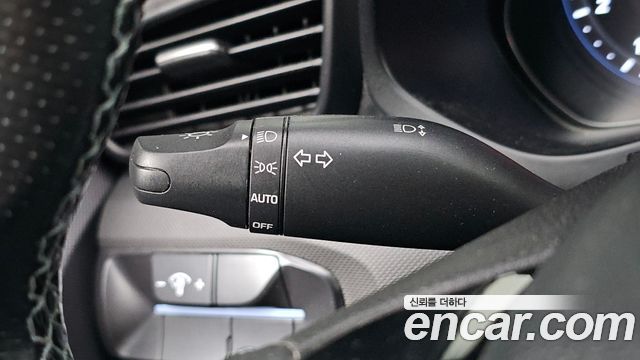 Hyundai Veloster 2019 — photo 23