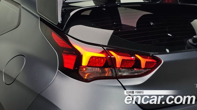 Hyundai Veloster 2019 — photo 9