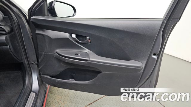 Hyundai Veloster 2019 — photo 14