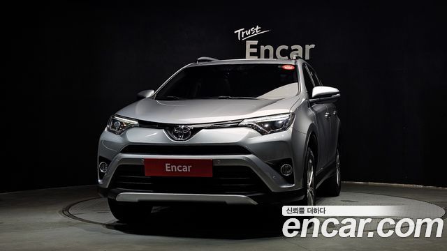 Toyota RAV4 2018 — photo 3