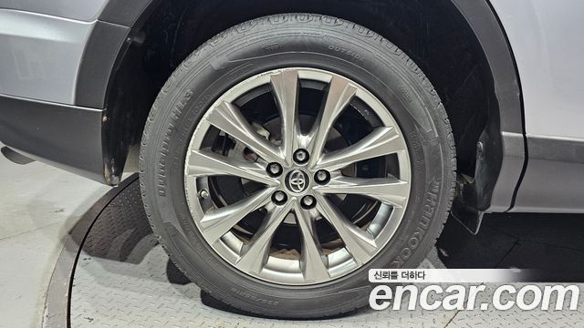 Toyota RAV4 2018 — photo 5