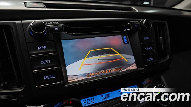 Toyota RAV4 2018 — photo 15