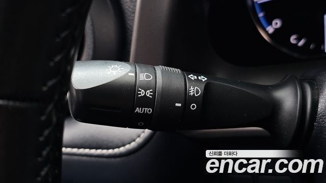 Toyota RAV4 2018 — photo 18
