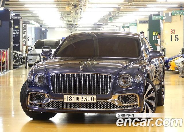 Bentley Flying Spur 2023 — photo 3