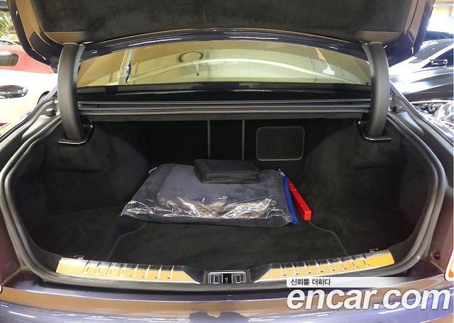 Bentley Flying Spur 2023 — photo 4