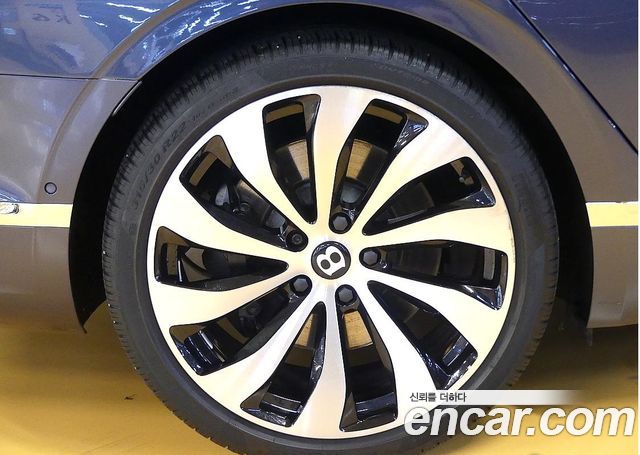 Bentley Flying Spur 2023 — photo 5