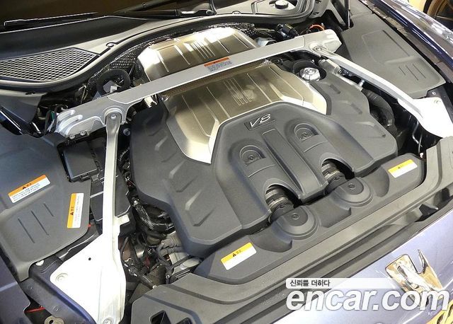 Bentley Flying Spur 2023 — photo 6