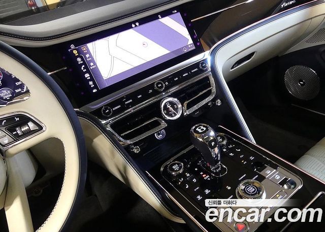Bentley Flying Spur 2023 — photo 15