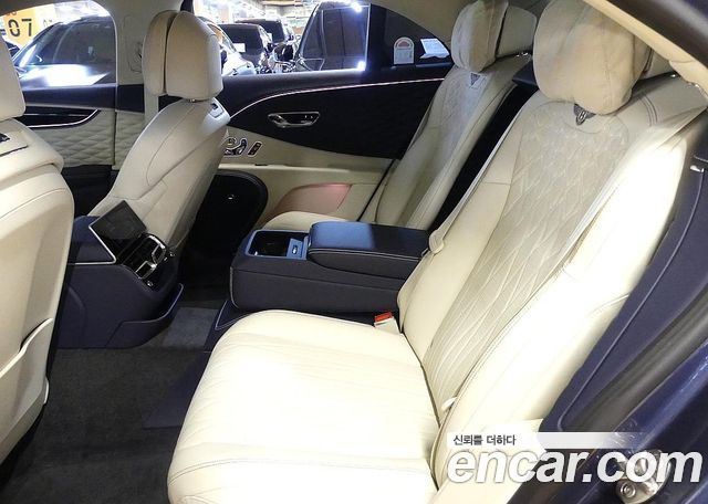 Bentley Flying Spur 2023 — photo 18