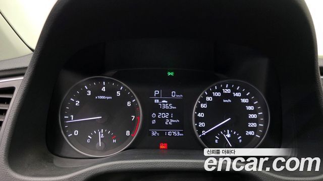 Hyundai AVANTE 2017 — photo 8