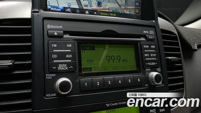 Kia Canival 2013 — photo 17