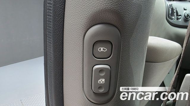 Kia Canival 2013 — photo 19