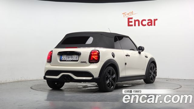 Mini Cooper Convertible 2022 — photo 2
