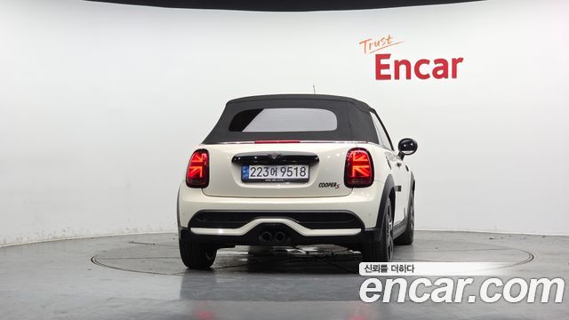 Mini Cooper Convertible 2022 — photo 4