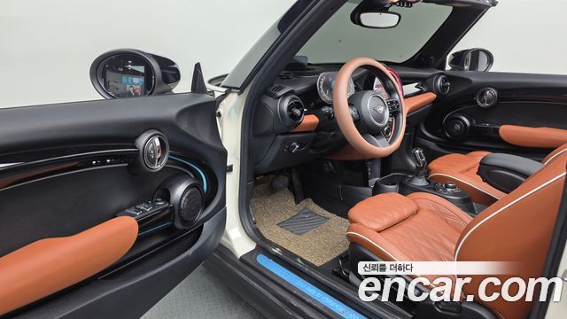 Mini Cooper Convertible 2022 — photo 13