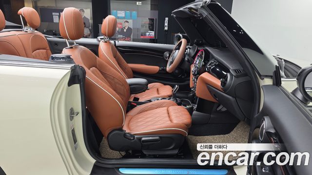 Mini Cooper Convertible 2022 — photo 17