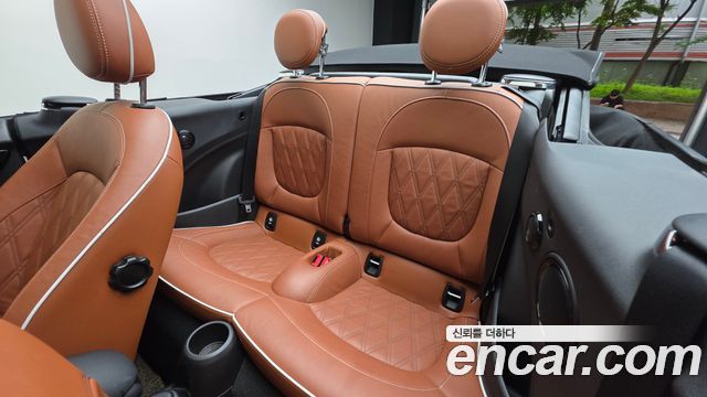 Mini Cooper Convertible 2022 — photo 18
