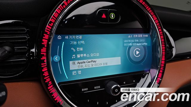 Mini Cooper Convertible 2022 — photo 22