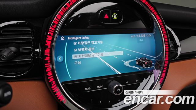 Mini Cooper Convertible 2022 — photo 23